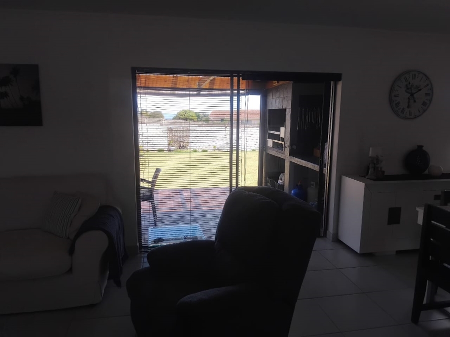 3 Bedroom Property for Sale in Wavecrest Eastern Cape